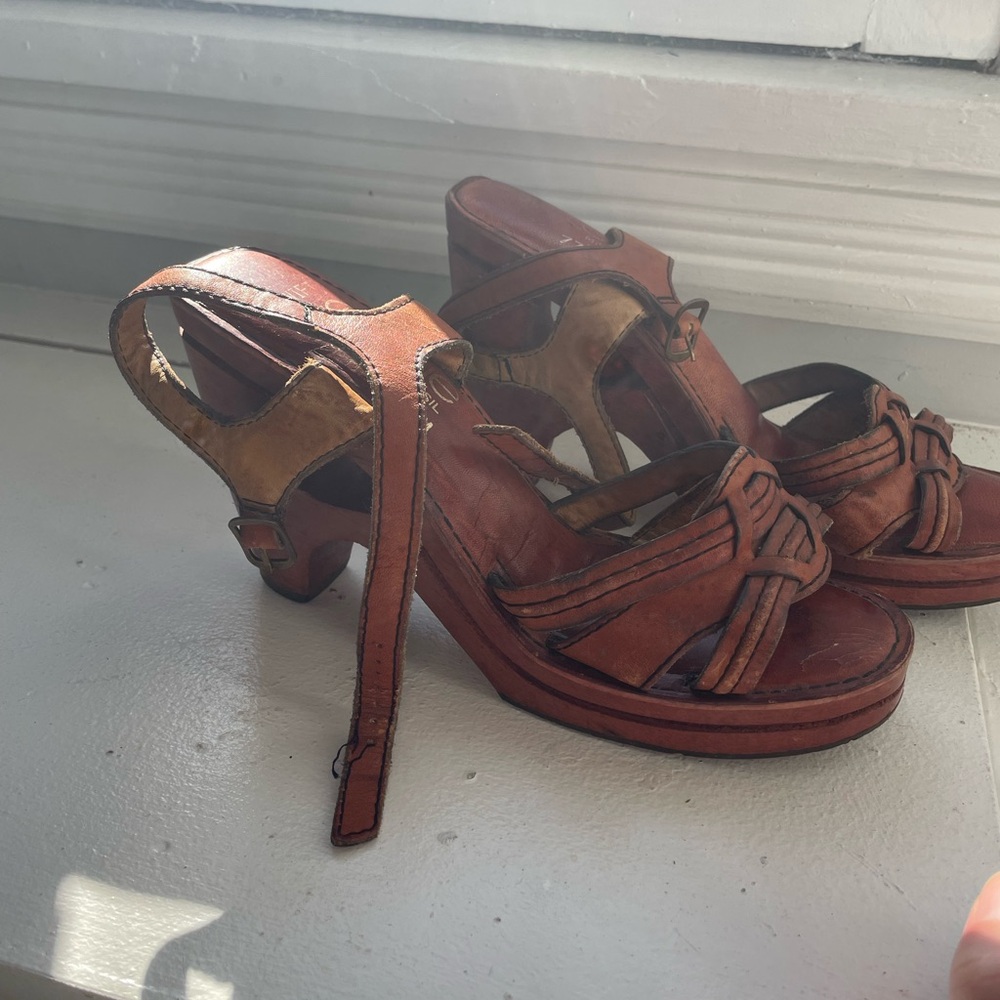Vintage Brown Leather heels